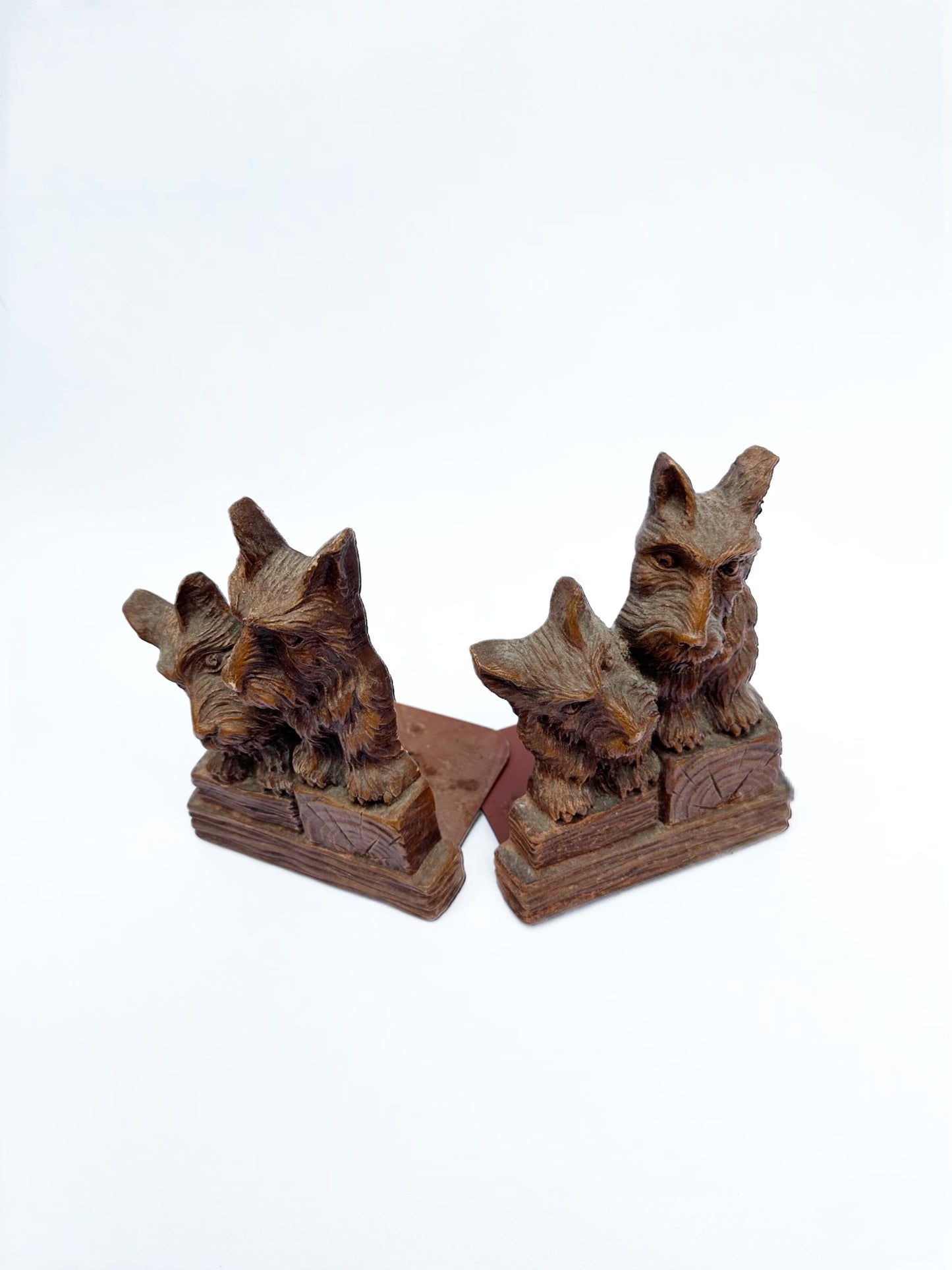 Wooden Scottish Terrier Bookends